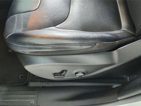 Used 2022 Jeep Cherokee Limited image 17