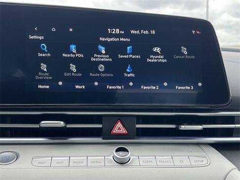 Used 2025 Hyundai Elantra Limited image 15