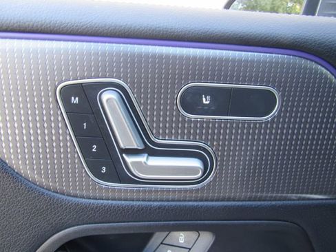 Used 2022 Mercedes-Benz GLB 250 w/ Premium Package Lite image 14