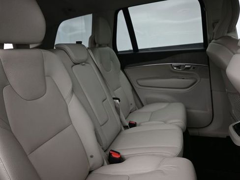 Used 2023 Volvo XC90 B6 Core w/ Protection Package Premier AWD/4WD image 32