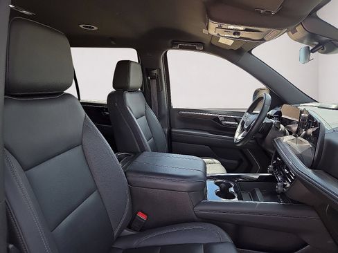 Used 2025 Chevrolet Tahoe LT AWD/4WD image 13
