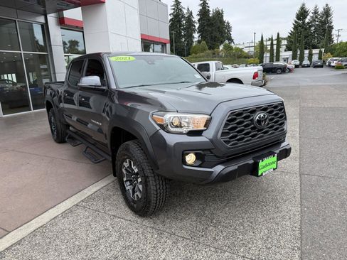 Used 2021 Toyota Tacoma TRD Off-Road AWD/4WD image 8
