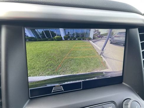 Used 2023 GMC Acadia SLE AWD/4WD image 18