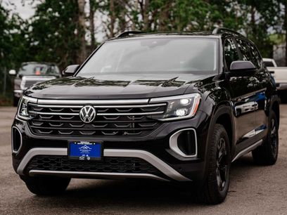 New 2025 Volkswagen Atlas Peak Edition SE