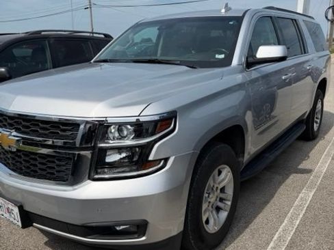 Used 2019 Chevrolet Suburban LT AWD/4WD image 3