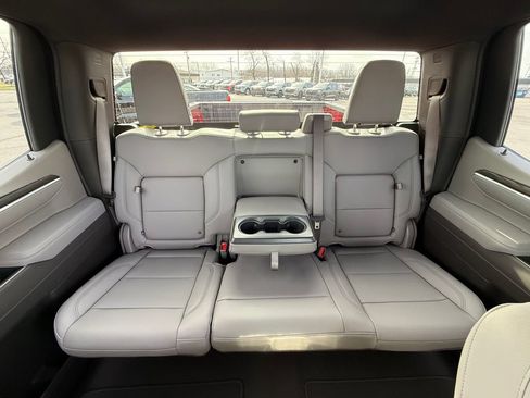 New 2026 GMC Sierra 1500 SLT w/ SLT Premium Package image 18