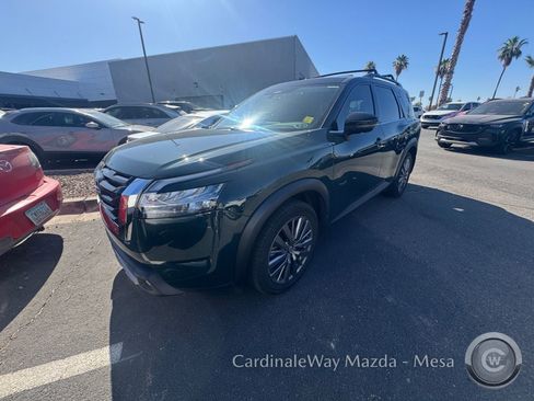 Used 2022 Nissan Pathfinder SL w/ SL Premium Package FWD image 6