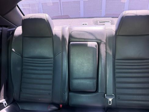 Used 2014 Dodge Challenger R/T RWD image 9