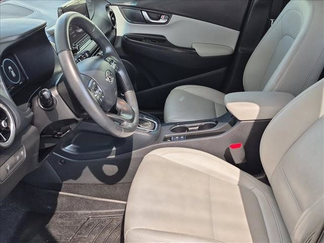 Used 2023 Hyundai Kona Limited AWD/4WD image 17