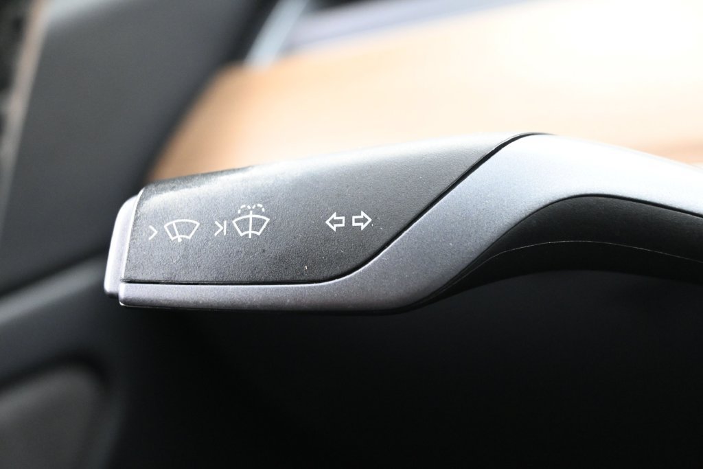 Used 2018 Tesla Model 3 Mid Range RWD image 18