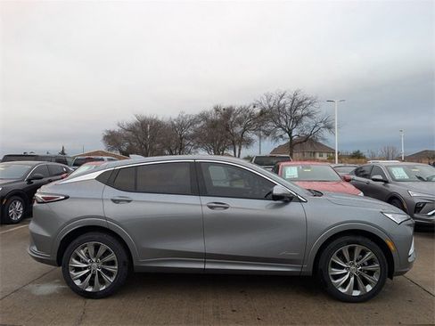 New 2026 Buick Envista Avenir image 3