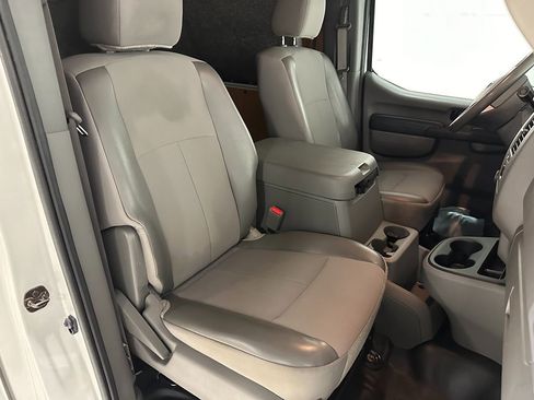 Used 2014 Nissan NV 2500 SV image 16