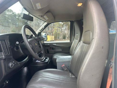 Used 2013 Chevrolet Express 2500 RWD image 10