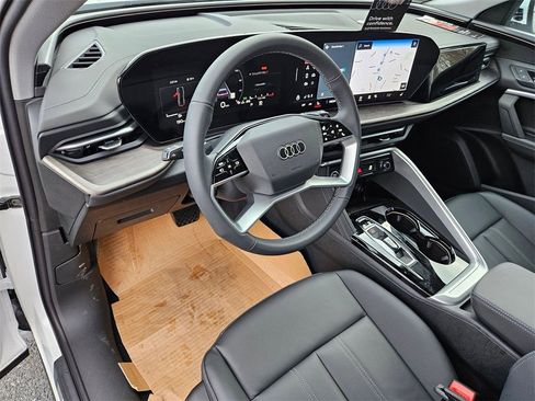 New 2025 Audi Q5 Premium image 9