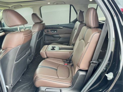 Used 2025 Honda Pilot Elite image 45