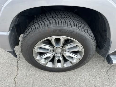 Used 2022 RAM 1500 Laramie w/ Sport Appearance Package AWD/4WD image 3
