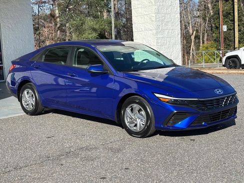 New 2026 Hyundai Elantra SE FWD image 21