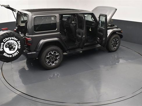 New 2025 Jeep Wrangler Sahara image 30