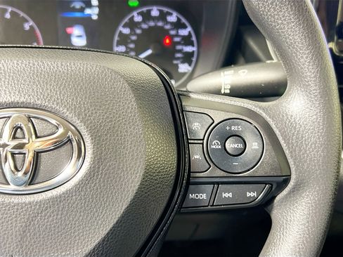 Used 2025 Toyota Corolla LE image 19