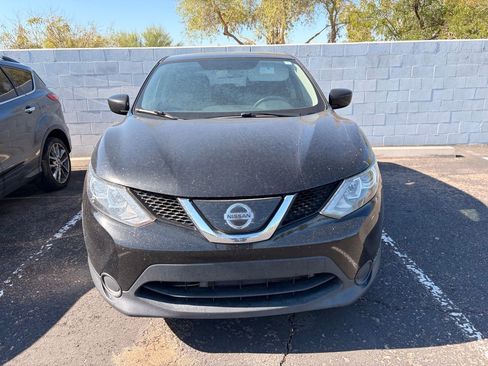 Used 2019 Nissan Rogue Sport S FWD image 3