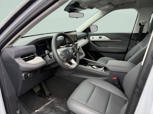 New 2026 Ford Explorer Active w/ Active Comfort Package AWD/4WD image 3