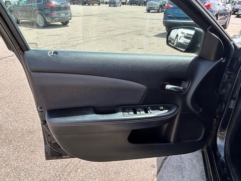 Used 2013 Dodge Avenger SE w/ Blacktop Pkg FWD image 14