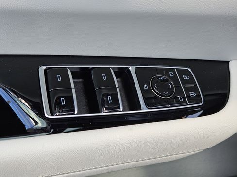 New 2026 Cadillac Vistiq Luxury w/ LPO, Floor Liner Package image 22