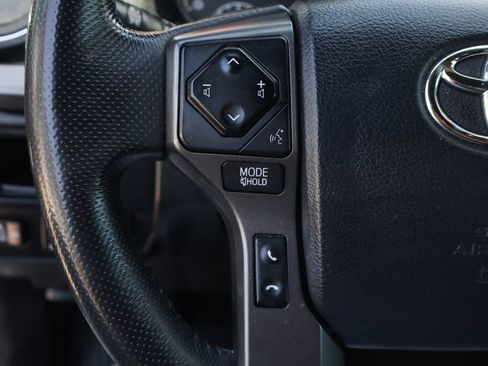 Used 2017 Toyota Tacoma TRD Off-Road RWD image 22