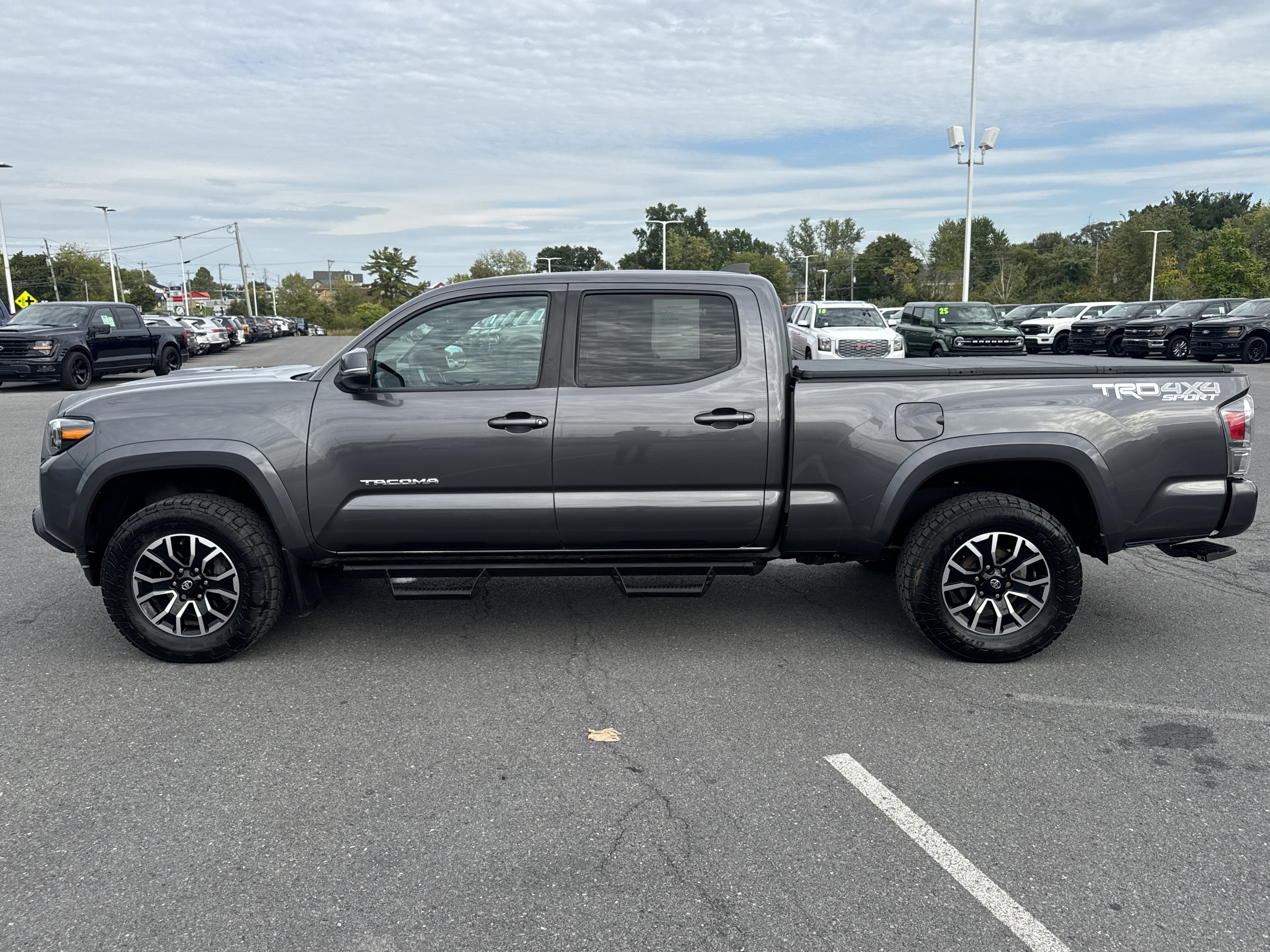 Used 2021 Toyota Tacoma TRD Sport AWD/4WD image 7