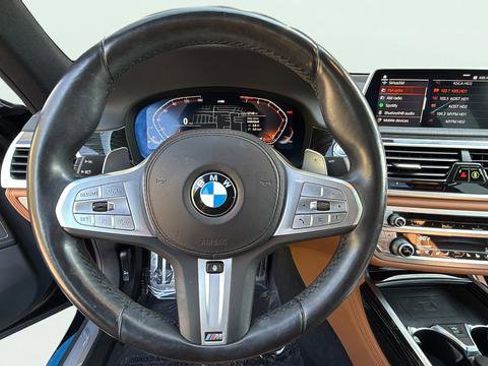 Used 2022 BMW 740i w/ M Sport Package RWD image 15