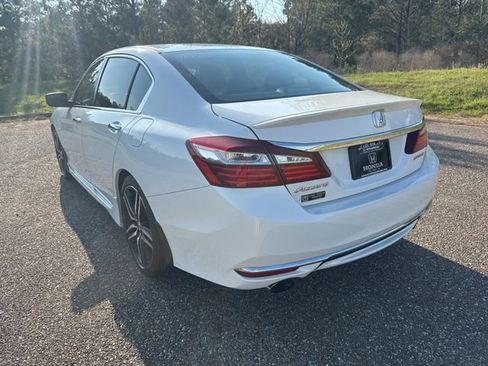 Used 2016 Honda Accord Sport image 4