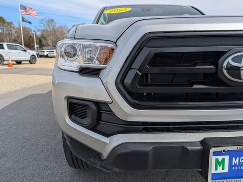Used 2023 Toyota Tacoma SR AWD/4WD image 10