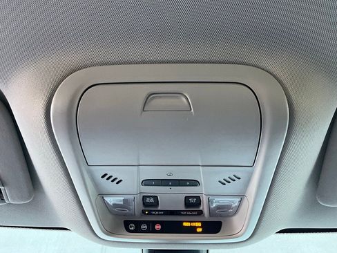 Used 2018 Buick Enclave Avenir w/ Avenir Technology Package image 19