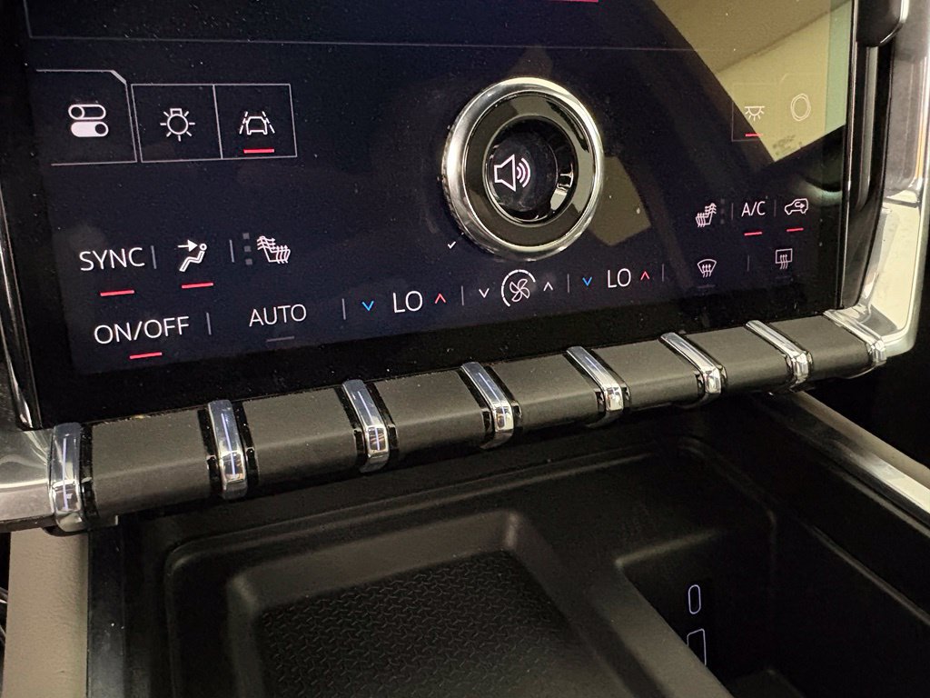 Certified 2026 GMC Acadia Elevation w/ Elevation Premium Package FWD image 39