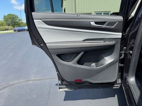 Used 2025 Volkswagen Atlas Peak Edition SE image 20