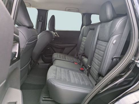 New 2026 Mitsubishi Outlander SE image 15