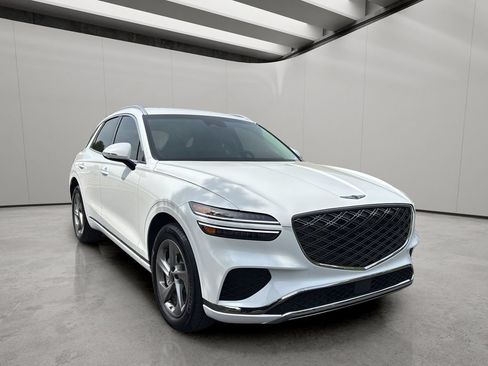 Certified 2026 Genesis GV70 2.5T AWD/4WD image 7