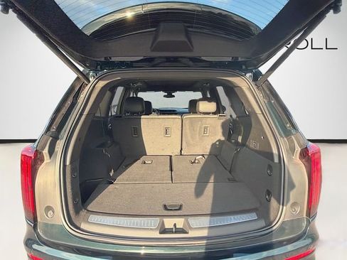 Used 2024 Cadillac XT6 Luxury FWD image 12