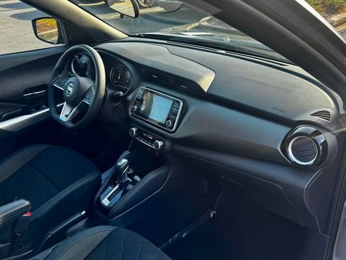 Used 2020 Nissan Kicks SV image 10