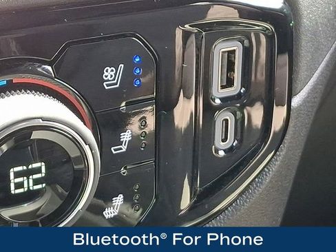 Used 2025 Chevrolet Silverado 2500 ZR2 w/ Technology Package AWD/4WD image 16
