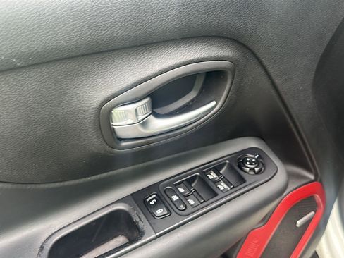 Used 2021 Jeep Renegade Trailhawk w/ Sun & Sound Group image 15