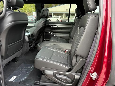 New 2026 Jeep Grand Wagoneer 4WD w/ Premium Group I image 18