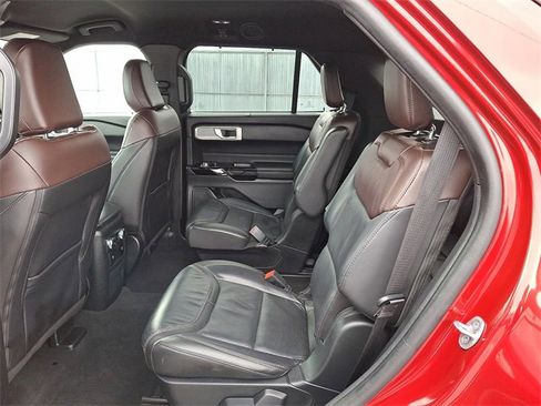 Certified 2023 Ford Explorer Platinum w/ Equipment Group 601A image 11