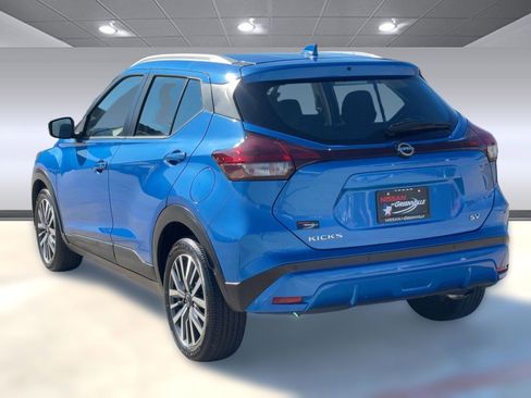 Used 2024 Nissan Kicks SV image 3