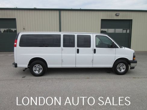 Used 2018 Chevrolet Express 3500 LT w/ LT Preferred Equipment Group RWD image 7