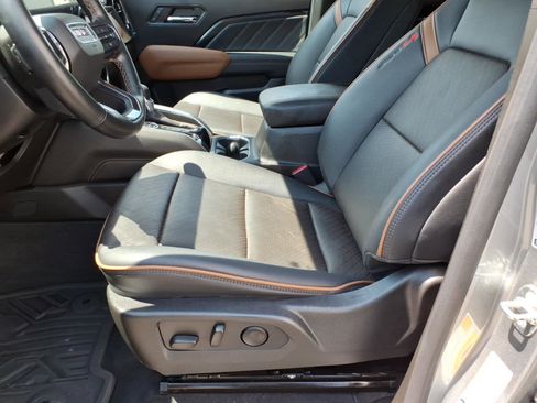 Certified 2024 GMC Canyon AT4 w/ AT4 Premium Package AWD/4WD image 13