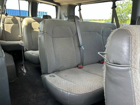 Used 2025 Chevrolet Express 3500 LS RWD image 5