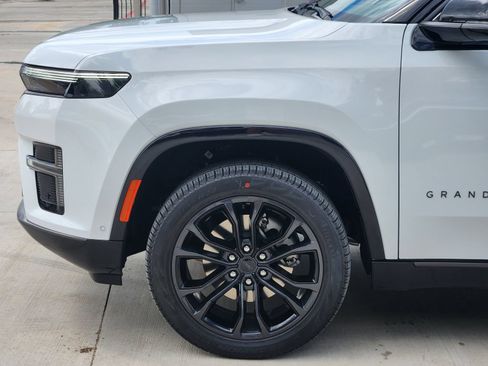 New 2026 Jeep Grand Wagoneer L Summit AWD/4WD image 10
