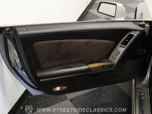Used 2006 Cadillac XLR V image 33