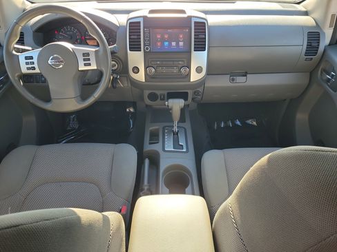 Used 2019 Nissan Frontier SV image 14